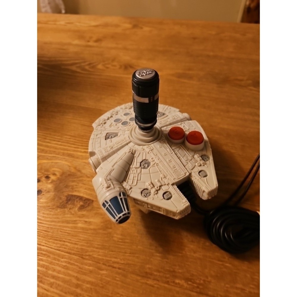 STAR WARS Millennium Falcon Jakks Pacific TV Games Plug N Play Joystick  2006